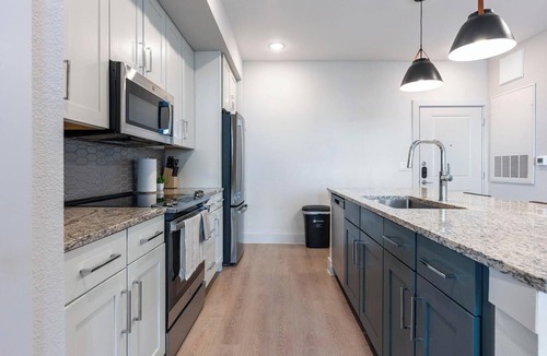 San Marcos Apartment | Landing | Beautiful 2BD in La Cima