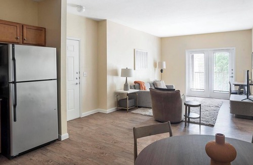 Sweetbriar Apartment | Landing | Beautiful 2BD, Clubhouse, Pool