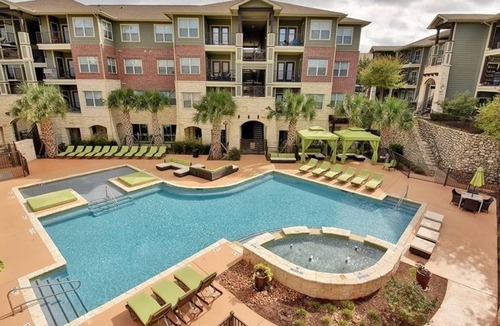 Sweetbriar Apartment | Landing | Beautiful 2BD, Clubhouse, Pool