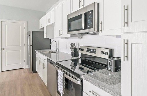 Conroe Apartment | Landing | Beautiful 2BD, Clubhouse, Yoga Studio