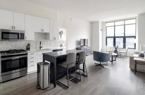 Logan Square Apartment | Landing | Beautiful 2BD, Gym, Pool