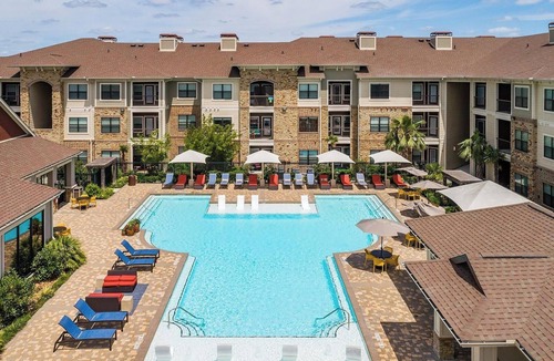 George Bush Park/Eldridge Apartment | Landing | Beautiful 2BD, Gym, Pool