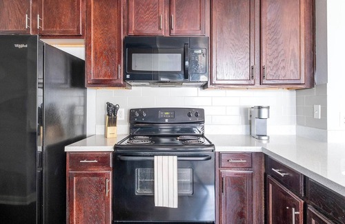 Atascocita Apartment | Landing | Beautiful 2BD, Game Room, Clubhouse