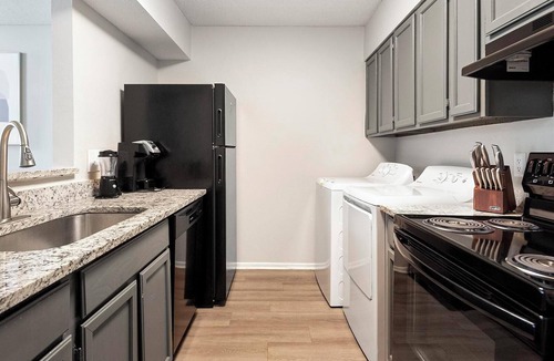 Cordova Apartment | Landing | Beautiful 2BD, Game Room, Pool