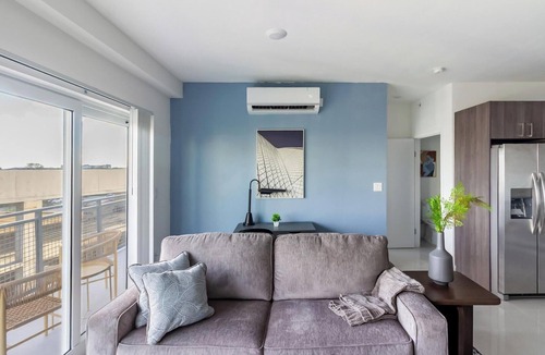 Naranja Apartment | Landing | Beautiful 2BD, Gym, Pool