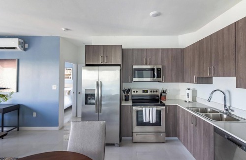 Naranja Apartment | Landing | Beautiful 2BD, Gym, Pool