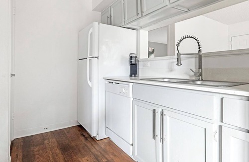 Windsor Park Apartment | Landing | Beautiful 2BD, Gym, Pool