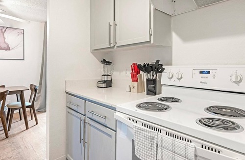 Windsor Park Apartment | Landing | Beautiful 2BD, Gym, Pool