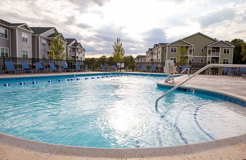 Vernon Apartment | Landing | Beautiful 2BD, Gym, Game Room