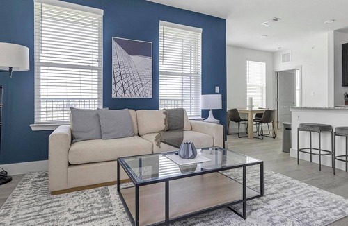 Austin Apartment | Landing | Beautiful 2BD, Pool, Gym