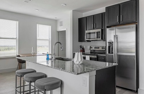 Austin Apartment | Landing | Beautiful 2BD, Pool, Gym