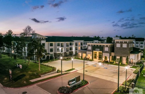 Conroe Apartment | Landing | Beautiful 2BD, Pool, Clubhouse
