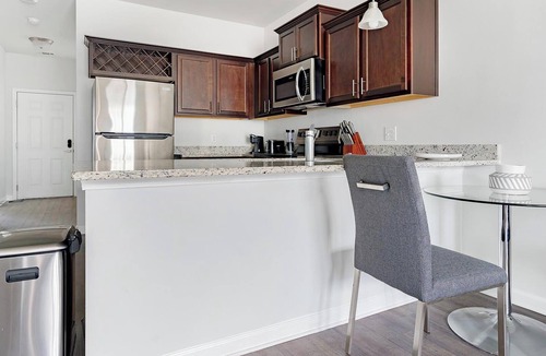 Bloomingdale Apartment | Landing | Beautiful 2BD, Pool, Gym