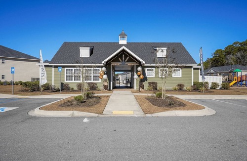 Bloomingdale Apartment | Landing | Beautiful 2BD, Pool, Gym