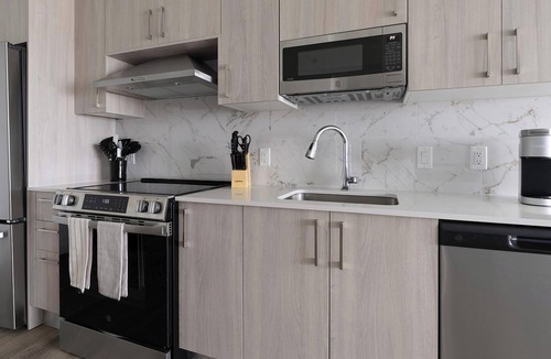 Overtown Apartment | Landing | Beautiful 2BD, Pool