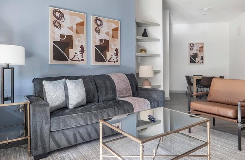 MLK Apartment | Landing | Beautiful 2BD, Rooftop Lounge, Game Room
