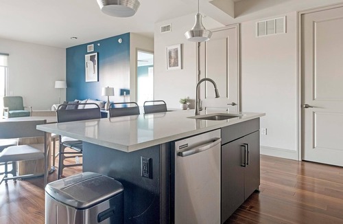 Houston Apartment | Landing | Beautiful 2BD, Tennis Court, Pool