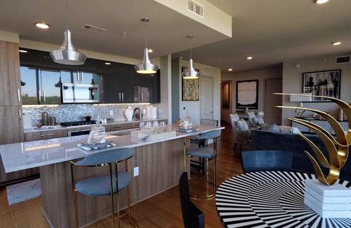 Houston Apartment | Landing | Beautiful 2BD, Tennis Court, Gym