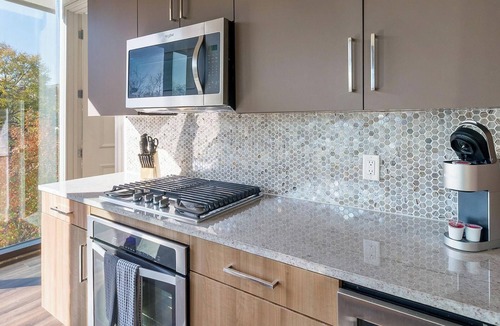 Houston Apartment | Landing | Beautiful 2BD, Tennis Court, Gym