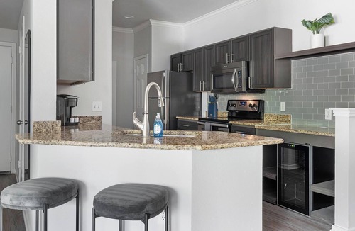 Falconhead Apartment | Landing | Beautiful 2BD in Bee Cave