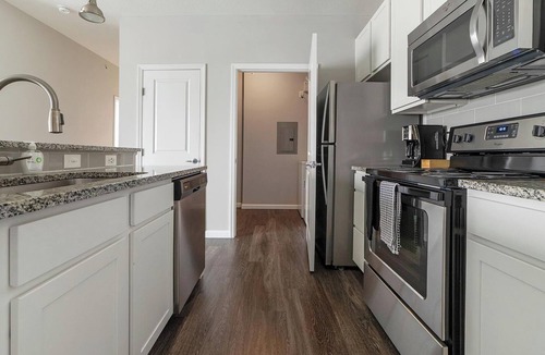 Northwest Columbus Apartment | Landing | Beautiful 2BD, Gym