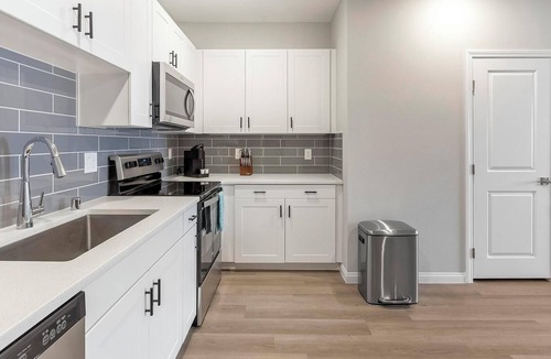 Townsite Apartment | Landing | Beautiful 2BD, Pool, Rooftop Lounge