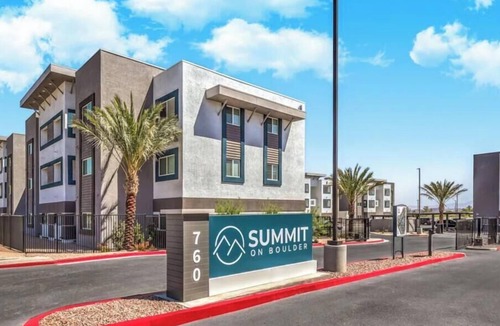 Townsite Apartment | Landing | Beautiful 2BD, Pool, Rooftop Lounge