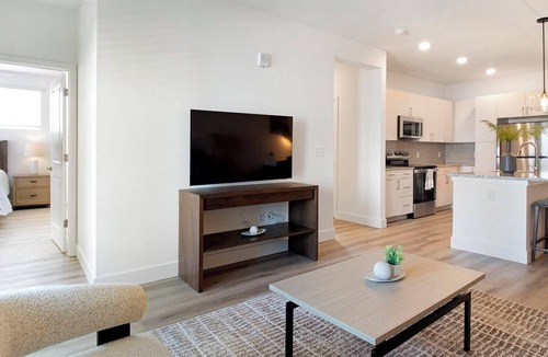 Firestone Apartment | Landing | Beautiful 2BD, Gym, Clubhouse