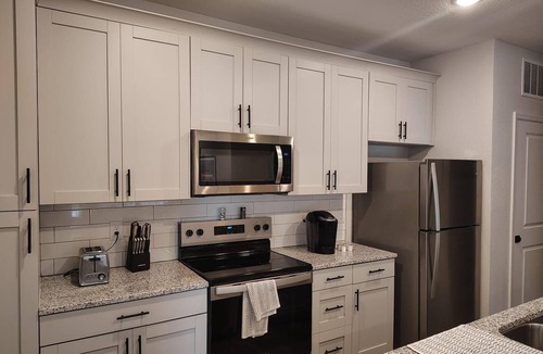 Newberry Apartment | Landing | Beautiful 2BD, Pool, Gym