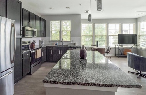 Summerville Apartment | Landing | Beautiful 3BD, Pool, Gym