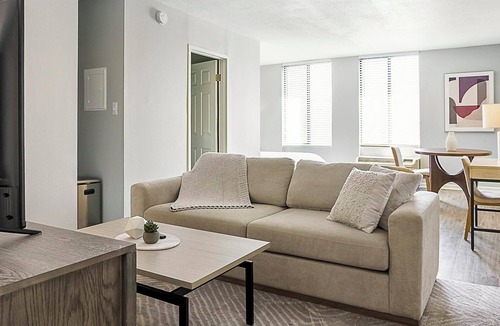 Fort Wayne Apartment | Landing | Beautiful Studio, Game Room, Pool