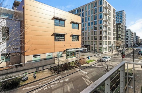 Pearl District Apartment | Landing | Beautiful Studio, Courtyard, Gym