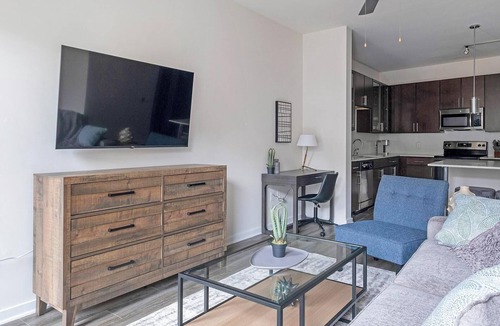 Woodland Heights Apartment | Landing | Beautiful Studio, Game Room, Yoga Studio