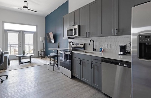 MLK Apartment | Landing | Beautiful Studio, Courtyard