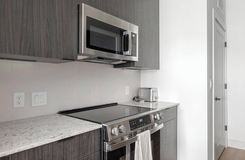 MLK Apartment | Landing | Beautiful Studio, Courtyard, Gym