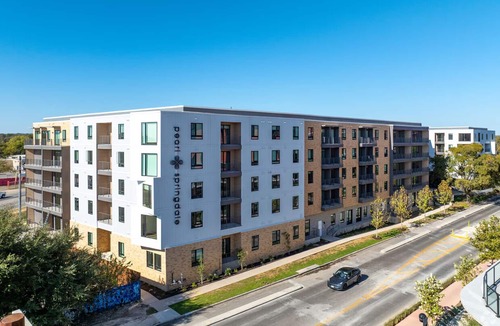 MLK Apartment | Landing | Beautiful Studio, Courtyard, Gym