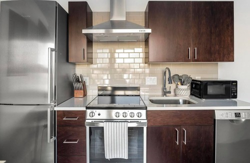 Cherry Creek Apartment | Landing | Beautiful Studio, Rooftop Lounge