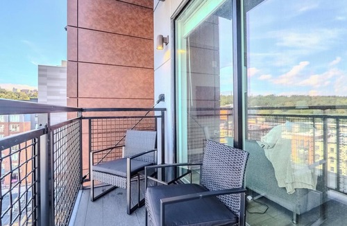 Ithaca Apartment | Landing | Beautiful Studio, Gym