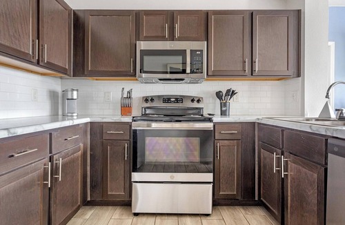 Broken Arrow Apartment | Landing | Beautiful 2BD, Clubhouse, Gym