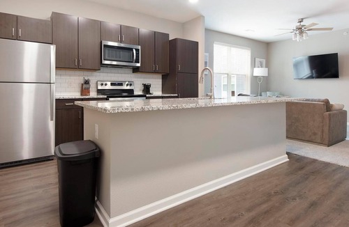 Chesterfield Apartment | Landing | Beautiful 1BD, Courtyard, Pool