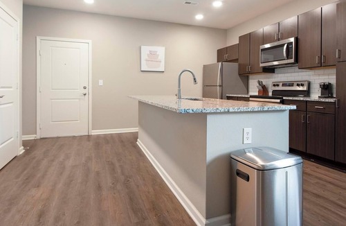 Chesterfield Apartment | Landing | Beautiful 1BD, Courtyard, Pool