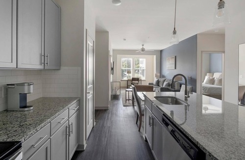 Murfreesboro Apartment | Landing | Beautiful 2BD, Gym, Clubhouse