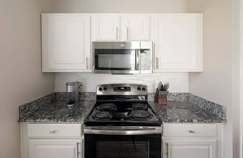 Murfreesboro Apartment | Landing | Beautiful 1BD, Clubhouse, Gym
