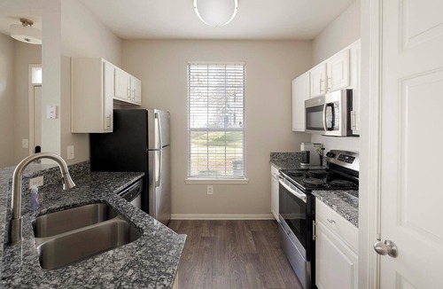 Murfreesboro Apartment | Landing | Beautiful 1BD, Clubhouse, Gym