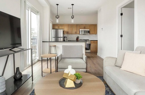 Kensington Apartment | Landing | Beautiful 1BD, Clubhouse, Rooftop Lounge