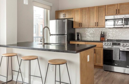 Kensington Apartment | Landing | Beautiful 1BD, Clubhouse, Rooftop Lounge