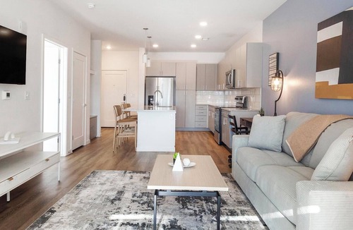Northgate Apartment | Landing | Chic 1BD, Pool, Gym