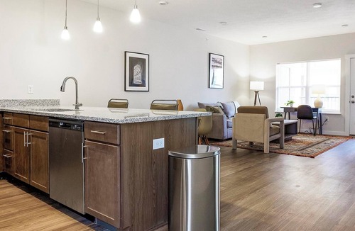 Cartersburg Apartment | Landing | Chic 1BD, Clubhouse, Gym