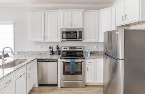 Huntsville Apartment | Landing | Chic 1BD, Clubhouse, Courtyard