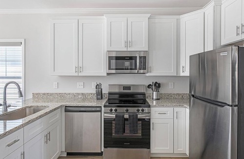 Huntsville Apartment | Landing | Chic 1BD, Clubhouse, Gym